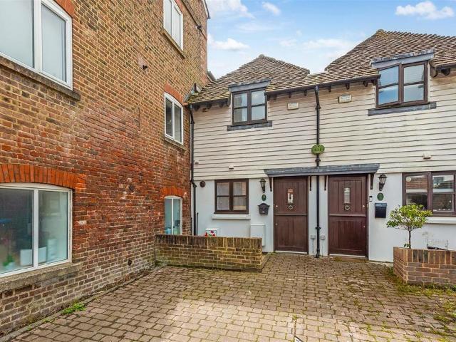 House for sale in Arundel, Clapham