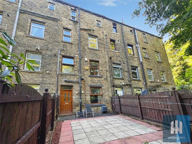 House for sale in Armitage Bridge, West Yorkshire