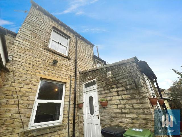 House for sale in Huddersfield, West Yorkshire