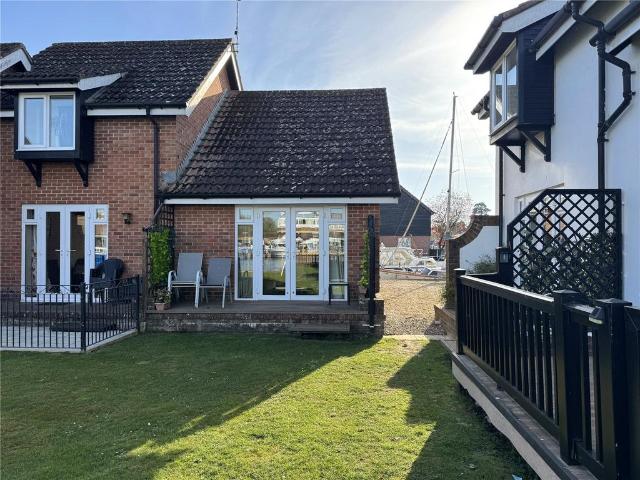 Flat for sale in Wroxham, Crostwick
