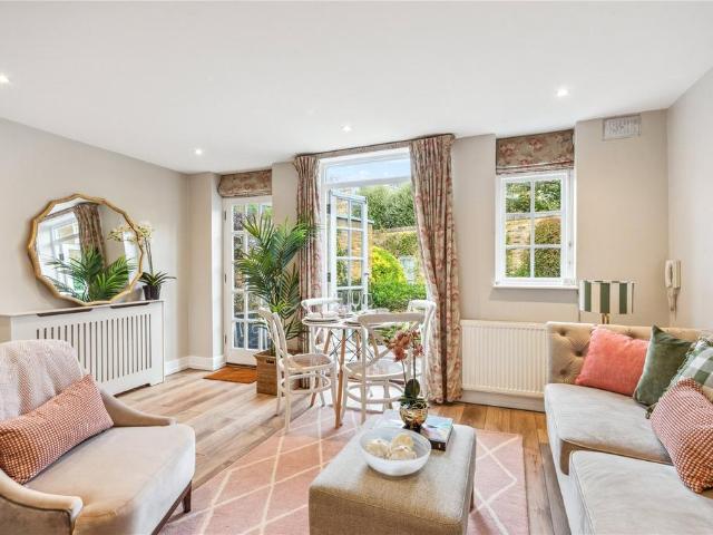 House for sale in Clapham Junction, Greater London