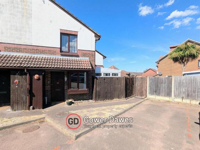 House for sale in Badgers Dene, Grays
