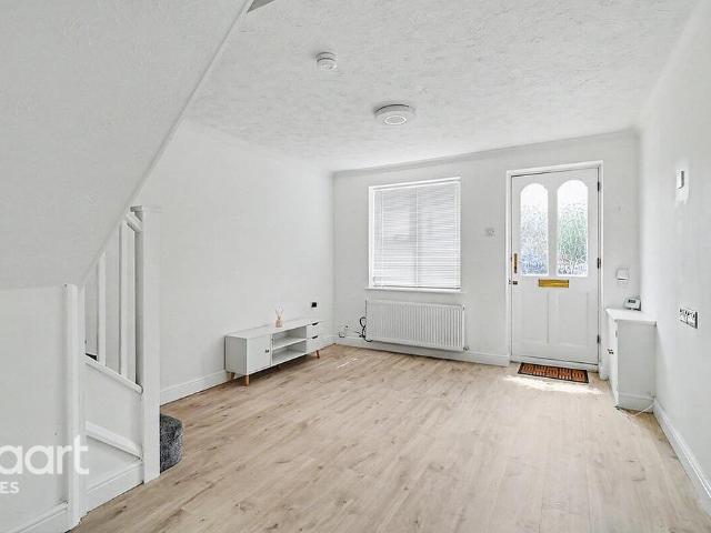 House for sale in Yeading, Greater London