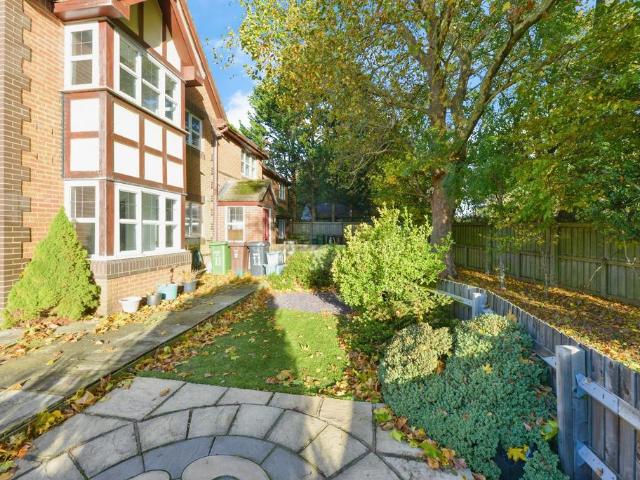House for sale in Five Acres, Hertfordshire