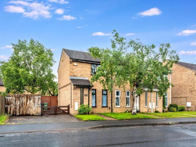 House for sale in High Field, York
