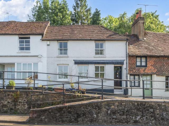 House for sale in Fole, Surrey