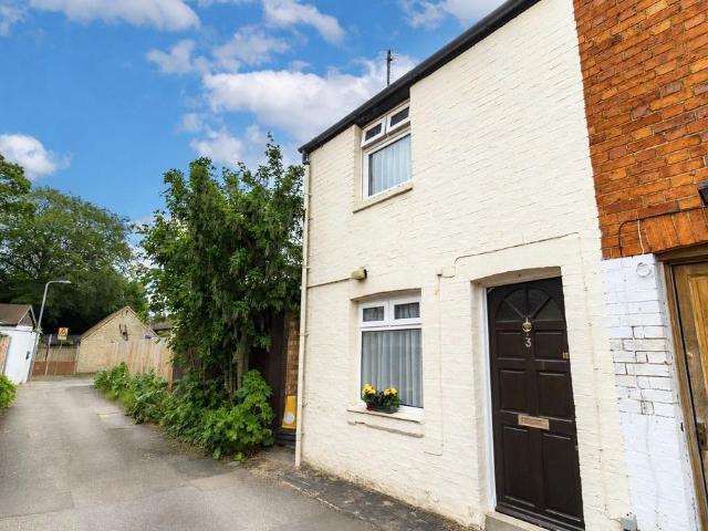 House for sale in Calverton End, Milton Keynes