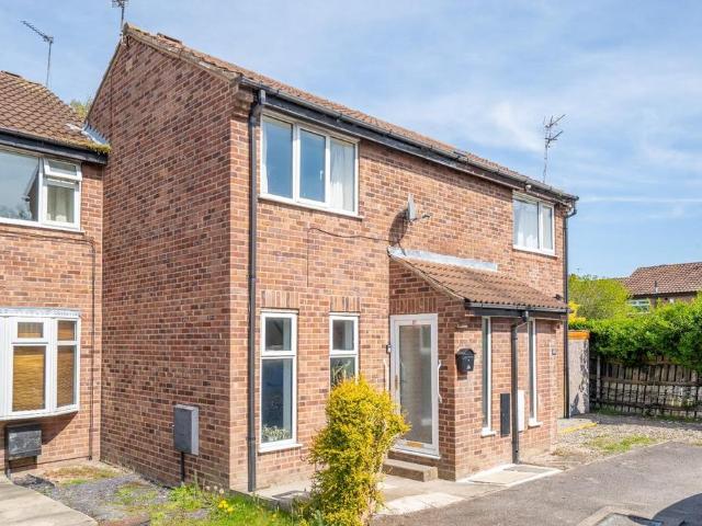 House for sale in High Field, York