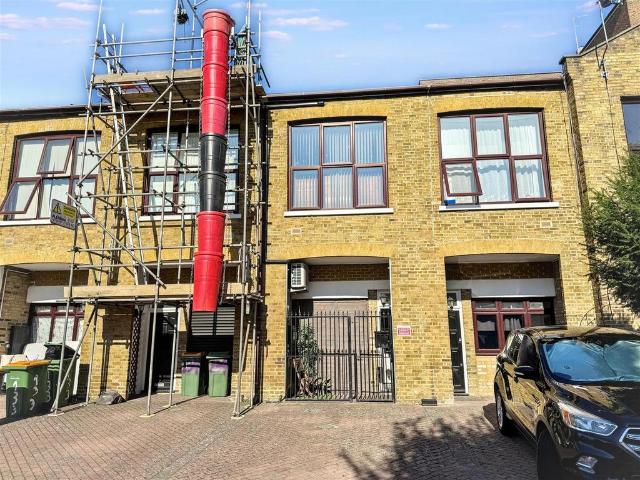 House for sale in Maryland, Greater London