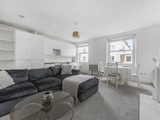 House for sale in Kensal Town, Bayswater