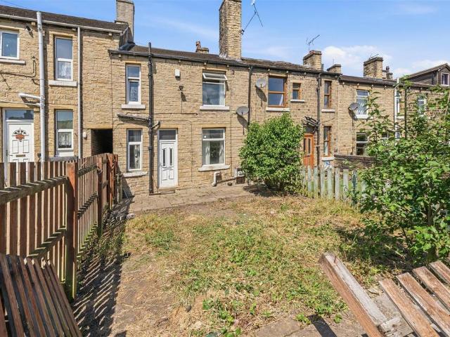 House for sale in Elland, West Yorkshire