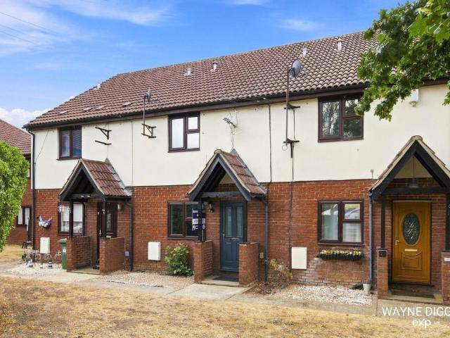 House for sale in Aveley, Essex