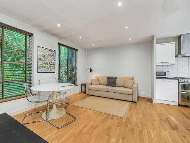 House for sale in Brompton, Greater London