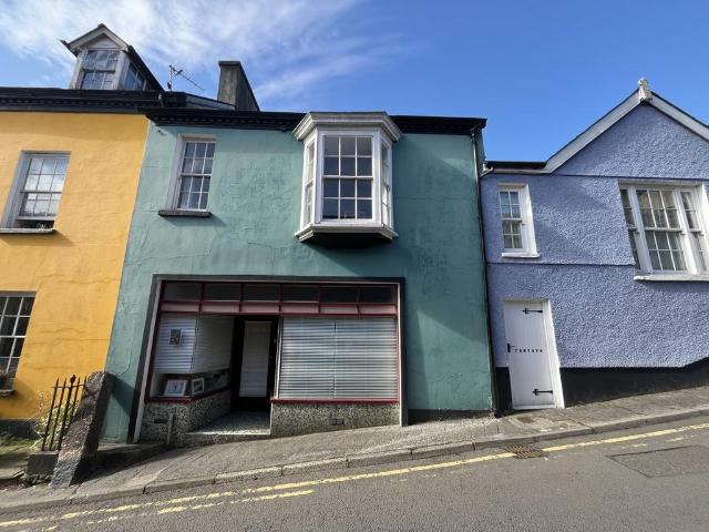 House for sale in Llandeilo, Wales