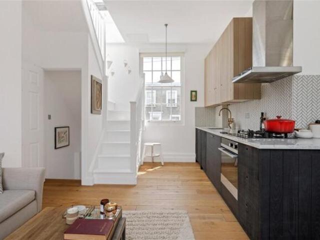 Cottage for sale in London Borough of Islington, Greater London