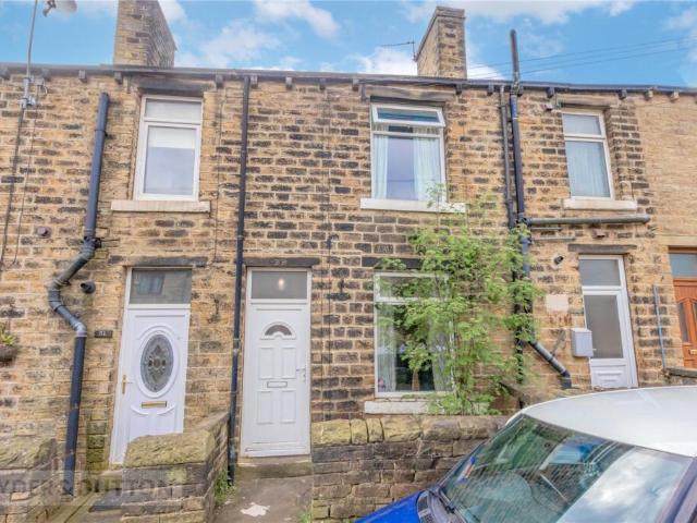 Terraced House for sale in Huddersfield