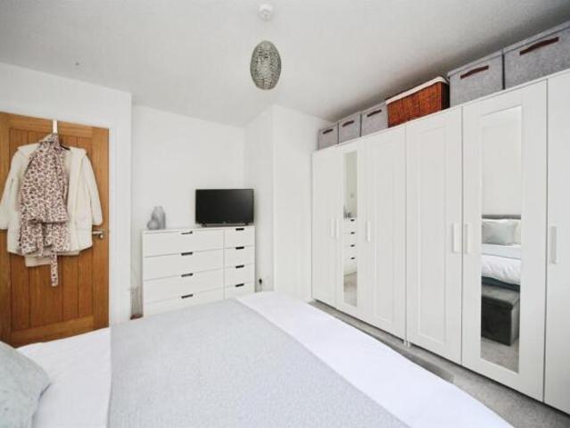 Cottage for sale in Spring Park, Luton