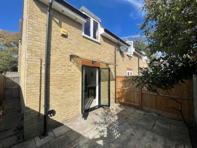 Cottage for sale in Cat Hill, England