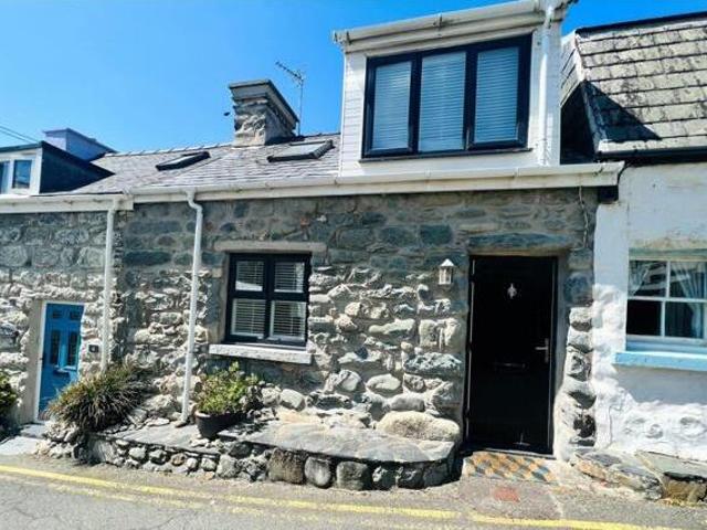 House for sale in Criccieth, Wales