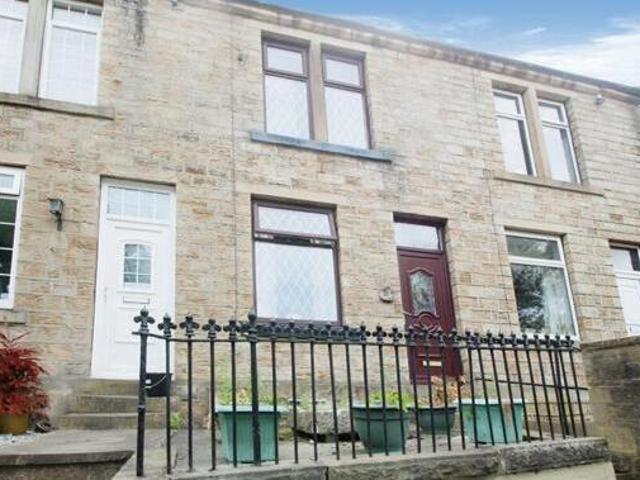 House for sale in Huddersfield, West Yorkshire