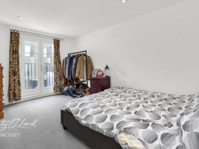 Cottage for sale in Cat Hill