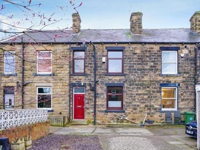 House for sale in East End Park, West Yorkshire