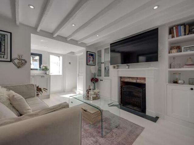 Cottage for sale in North Watford, Hertfordshire