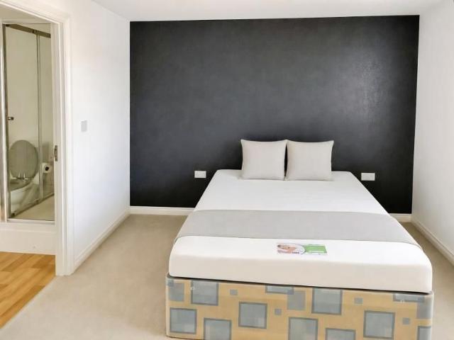 House for rent in Stoke Park, Cheswick