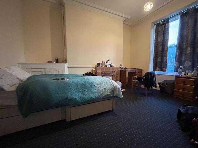 Room for rent in Waun Fawr, Wales