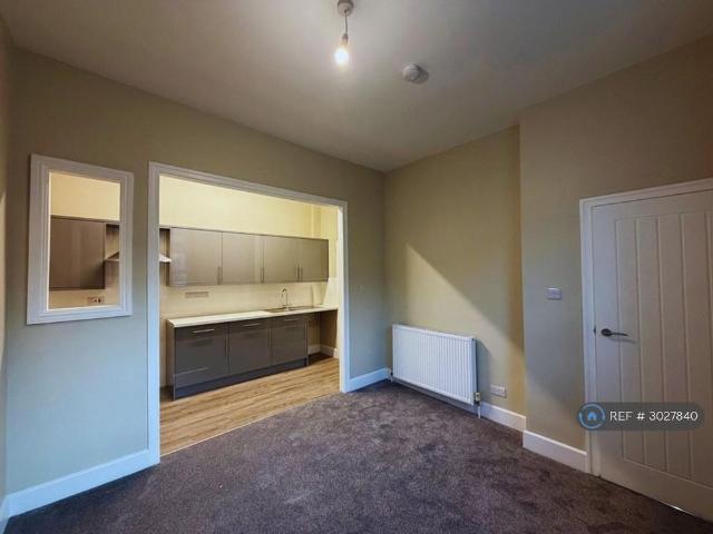 House for rent in Hanging Heaton, Dewsbury