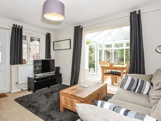 House for rent in Summerstown, Greater London