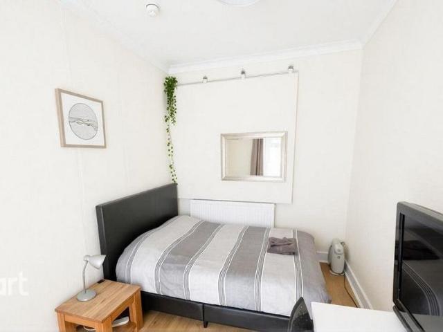 Room for rent in Caversham, Reading