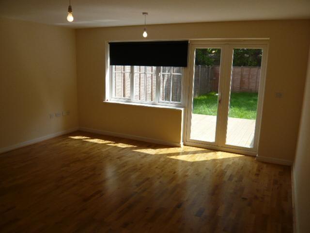 House for rent in Longlands, Greater London