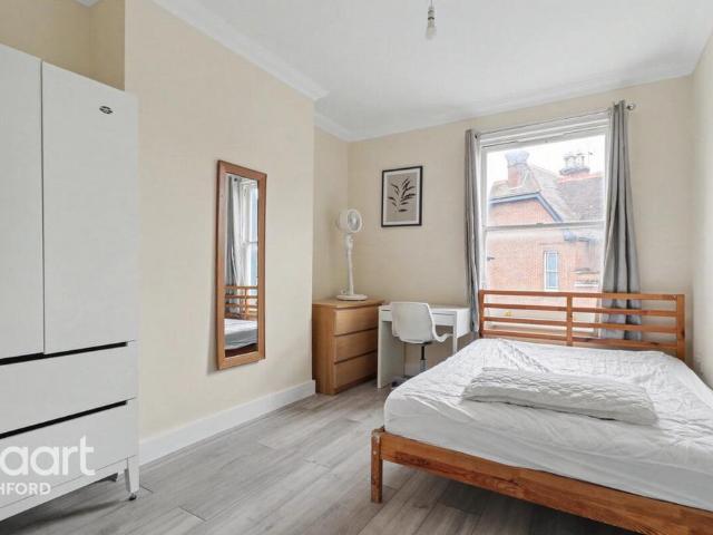 Room for rent in Wincheap, The Bridge
