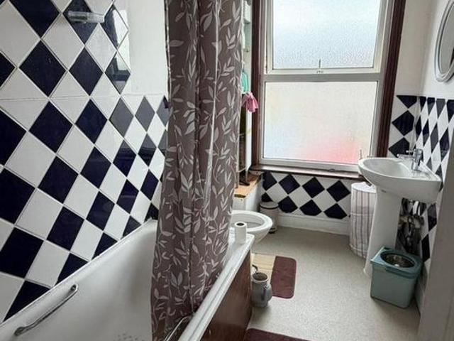 House for rent in Loxford, Seven Kings