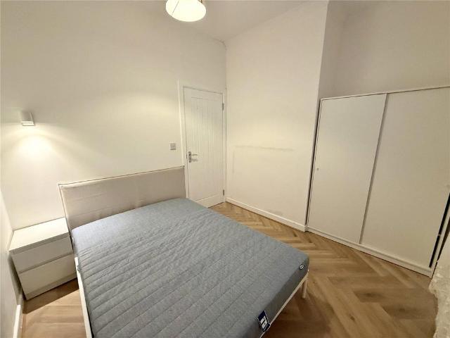 House for rent in Calderstones