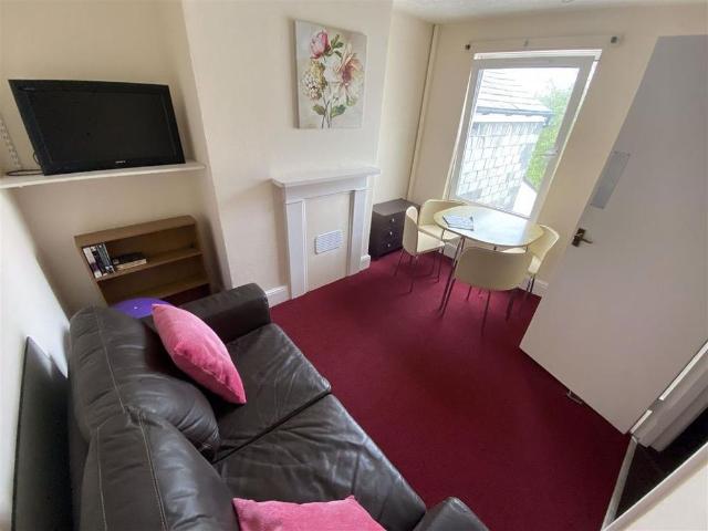 House for rent in Nodehill, Shide