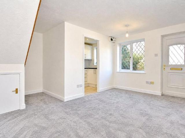 House for rent in Byfleet, Woking