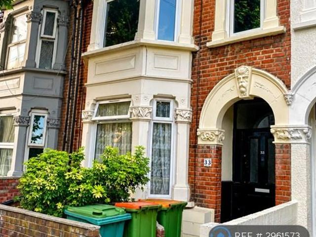 House for rent in Plashet, Greater London