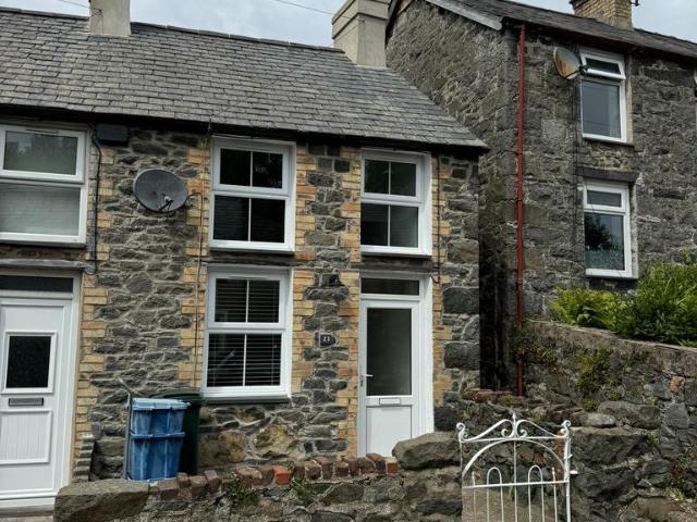 House for rent in Efailnewydd, Wales