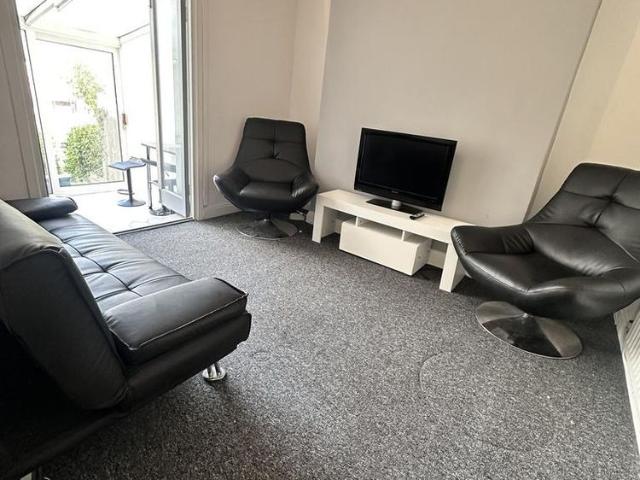 House for rent in Nangreaves, Wales