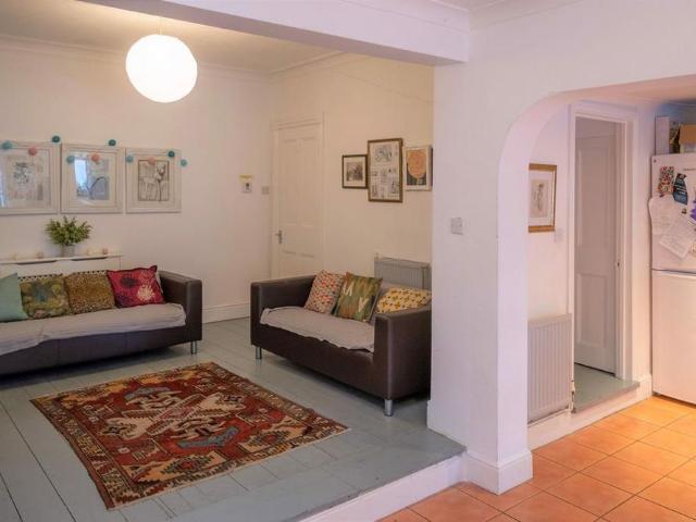 Room for rent in Marle Hill, Cheltenham