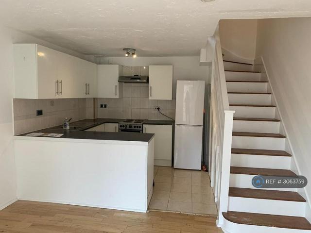 House for rent in London Borough of Barnet, Greater London