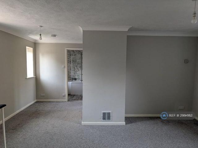 House for rent in Hawkenbury, Sandown Park