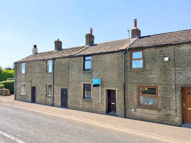 House for rent in Birds Edge, West Yorkshire