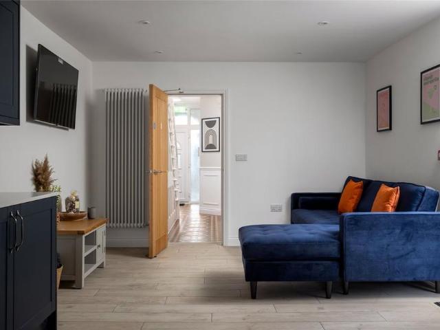 Room for rent in Kings Barton, Gloucester