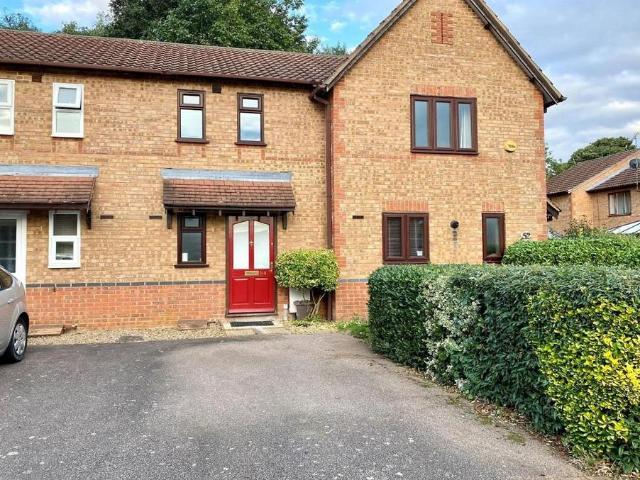 House for rent in East Hunsbury, Far Cotton