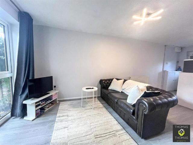 House for rent in Wotton, Gloucester