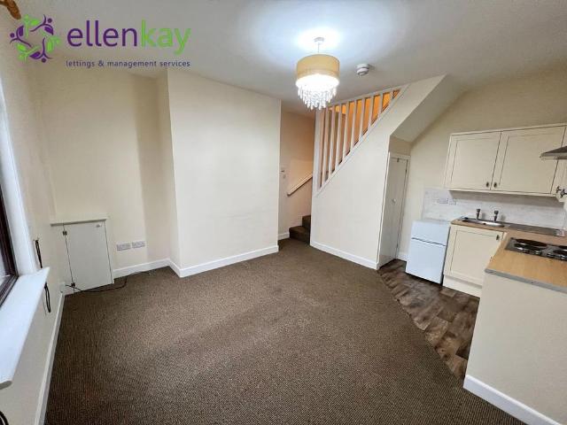 House for rent in Burnedge, Greater Manchester