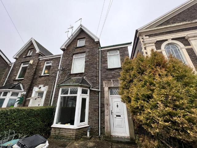 Flat for rent in Cimla, Neath